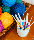 Crochet ergonomique Prym en plastique léger, idéal pour un crochetage confortable. crochet prym ergonomics