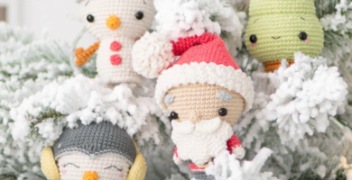 mini amigurumi no&euml;l au crochet pour sapin