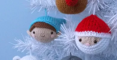 ornements sapin de no&euml;l au tricot