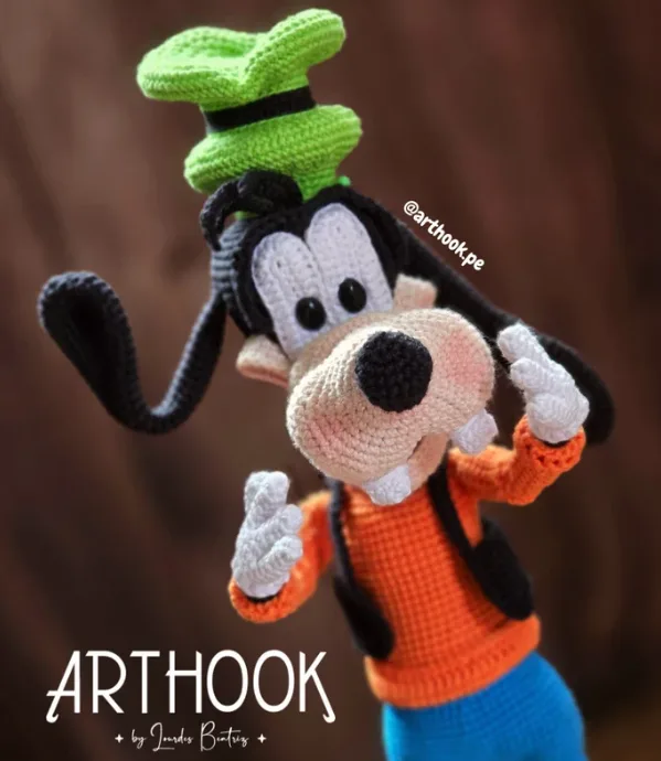Magnifique Dingo au crochet - disney crochet d'artiste