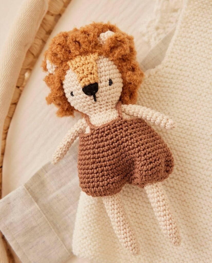 kir crochet amigurumi doudou bébé par Phildar - petit lion pour naissance
