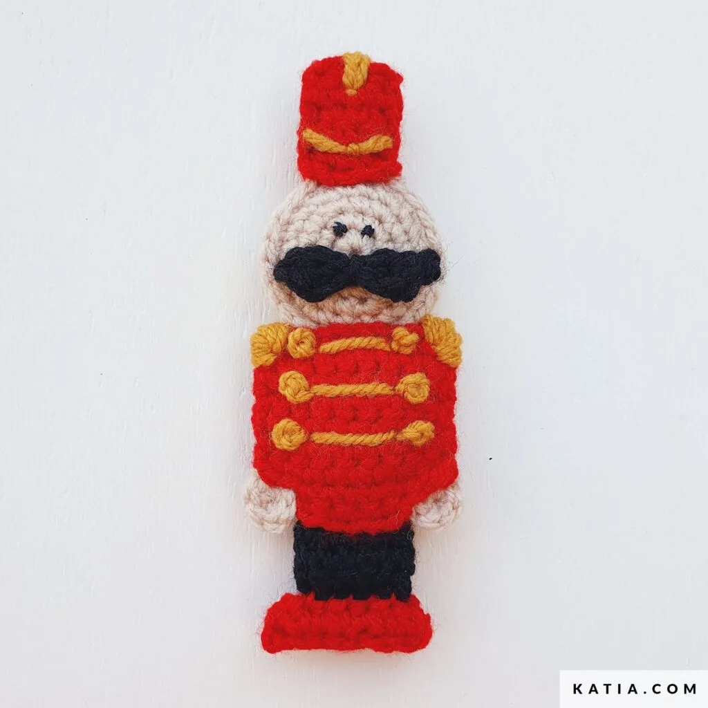 Soldat Casse-Noisette au crochet by katia - décoration de noël sapin crochet casse-noisette