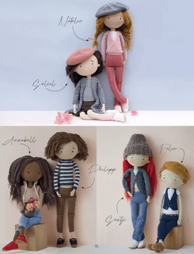 Poup&eacute;es r&eacute;alis&eacute;es au crochet et au tricot, avec des noms et styles vari&eacute;s : Nathalie et Soleil en tenues d&rsquo;automne ; Annabell, Philipp, Sontje, et Felix dans des tenues modernes et personnalis&eacute;es. Mod&egrave;les issus du livre Les poup&eacute;es de Sosole - Crochet & tricot.