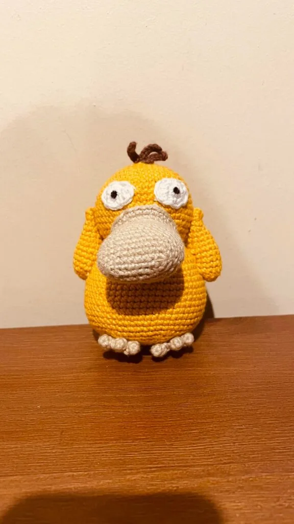 Pok&eacute;mon jaune au crochet